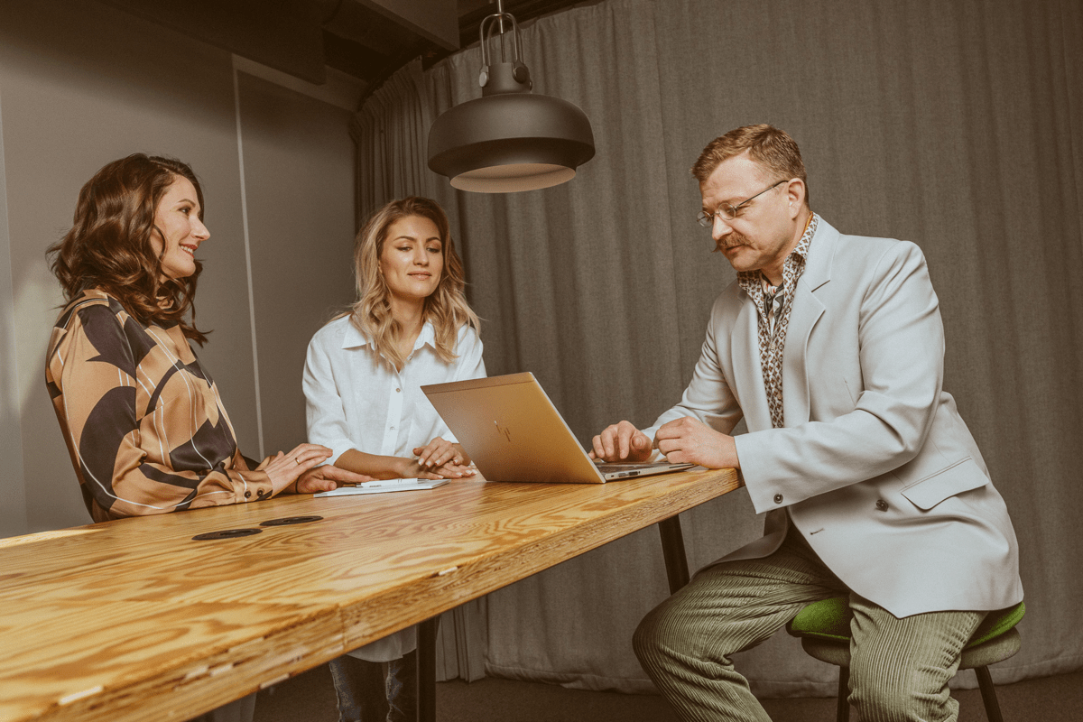 Vecākais klientu izpētes speciālists/-e (Senior Due Diligence Specialist)